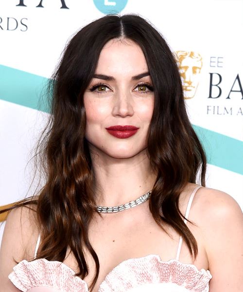 Ana De Armas Long Hairstyle With Soft Waves