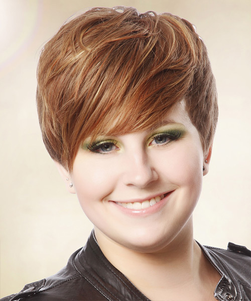 Short Low-Fuss Shag Hairstyle With Side Swept Bangs