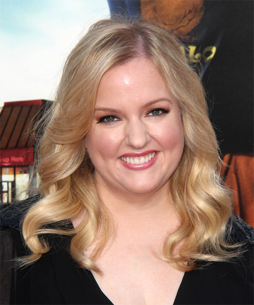 Sarah Baker elegant medium hairstyle 