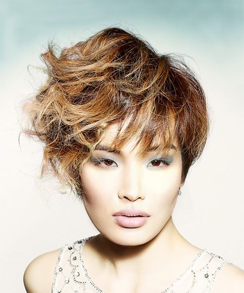 Wavy Two-Tone Pixie Haircut With Height